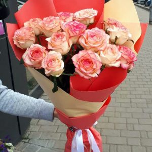 15 нежно-розовых роз Джумилия в Николаеве фото