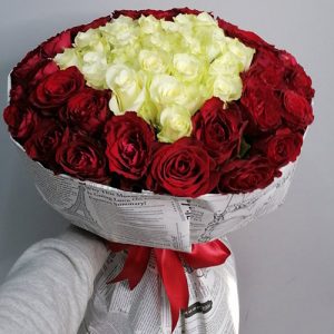 букет в форме сердца из 51 розы в Николаеве фото