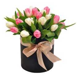 Фото товара 25 тюльпанов в шляпной коробке