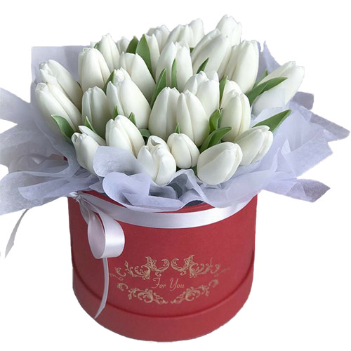 Фото товара 31 белый тюльпан в коробке