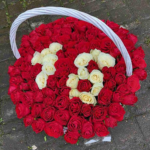 фото товара 101 роза с числами в корзине