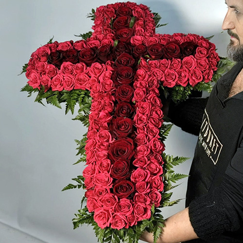 купить Икебана "Алый крест" в Николаеве Фото товара Икебана "Алый крест"